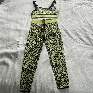 Ultracor Cor Lime and Black Leopard Activewear Set